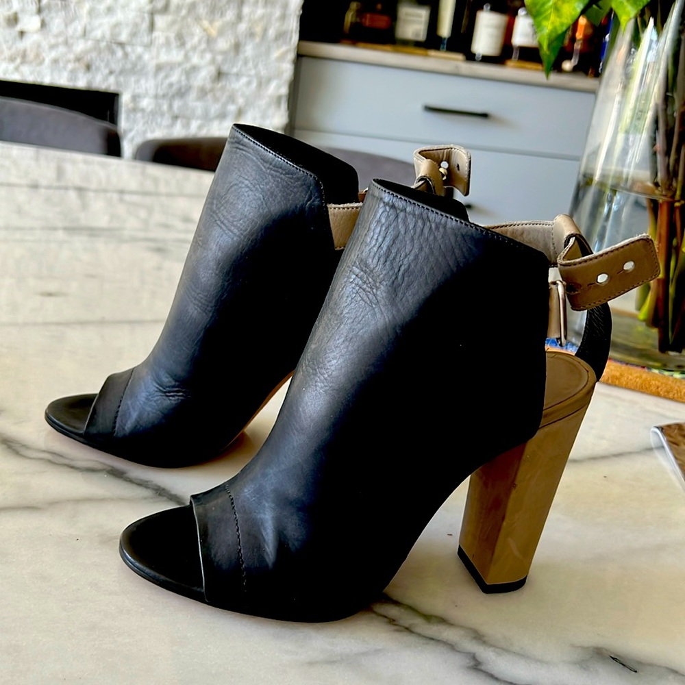 Vince new open toe booties black with beige color heels!